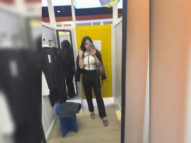 Alliina-leee from BongaCams