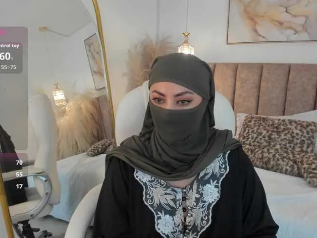 Azzaa0 from BongaCams