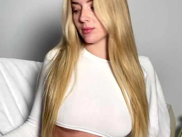 Barbiesize from BongaCams