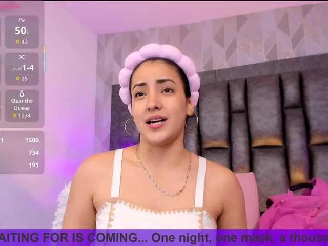 BellaSaint from BongaCams