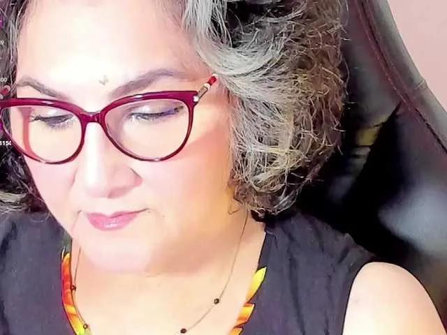 Cataleya-mom from BongaCams