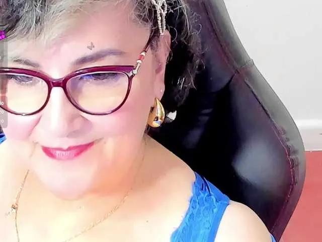 Cataleya-mom from BongaCams