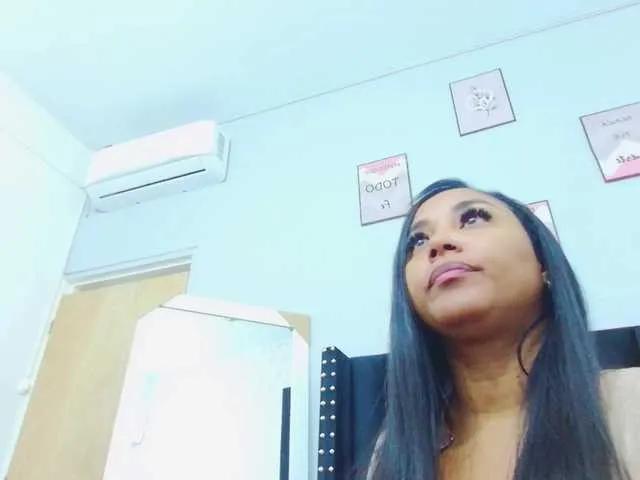 Colombiamommy from BongaCams