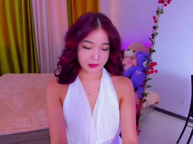 Dollyiaa from BongaCams