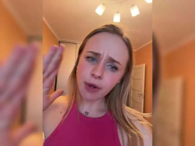 Elegantbabe from BongaCams