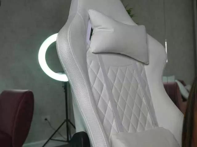 Ellacandy from BongaCams
