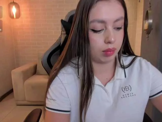 EllaClark from BongaCams