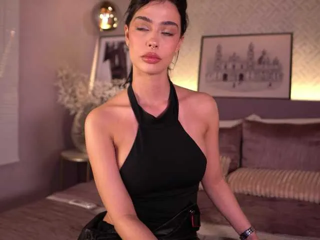 ElleDiane from BongaCams