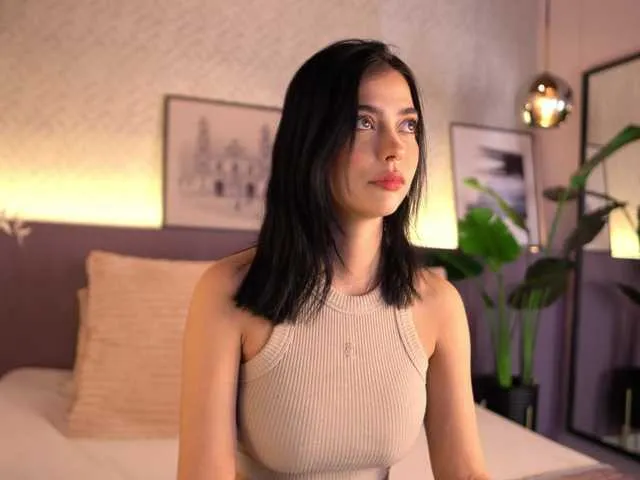 ElleDiane from BongaCams