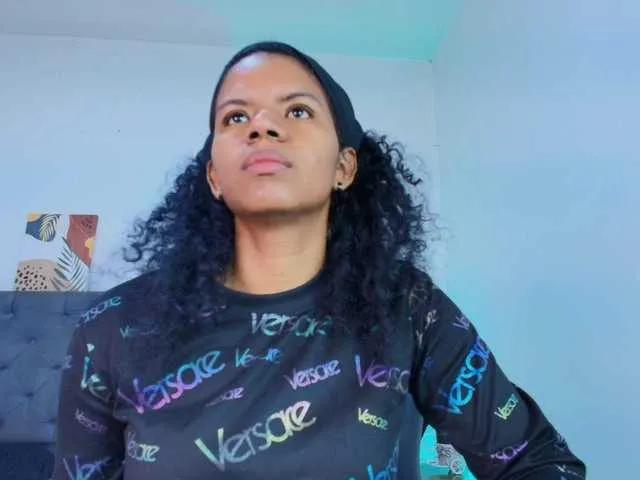 Ellie-Alves from BongaCams