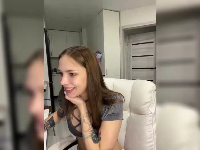 Emmagoodgirl on BongaCams 