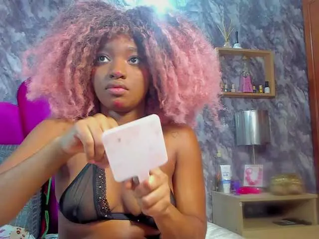 EMMAPARIS from BongaCams