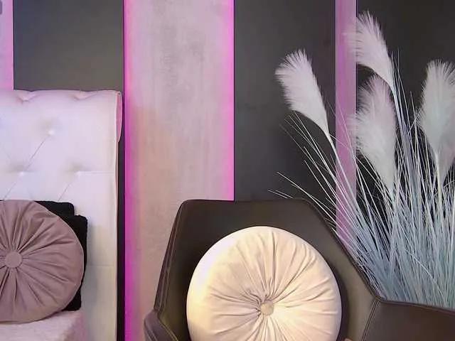 EmmaWills from BongaCams