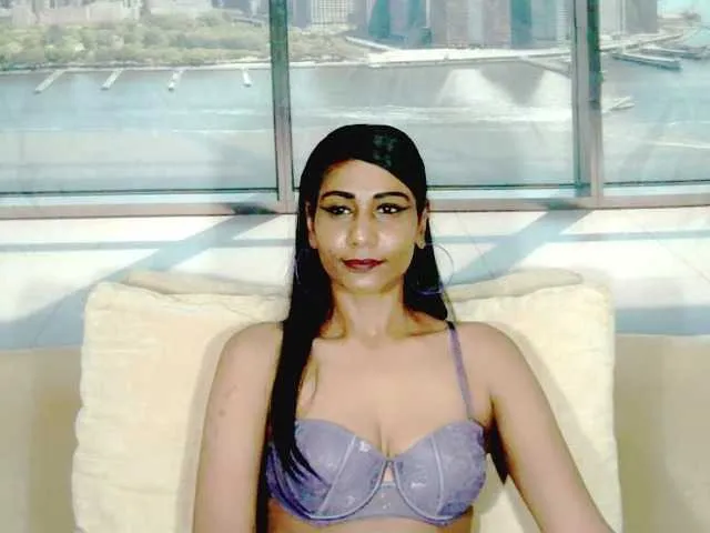 ErroticStarr from BongaCams