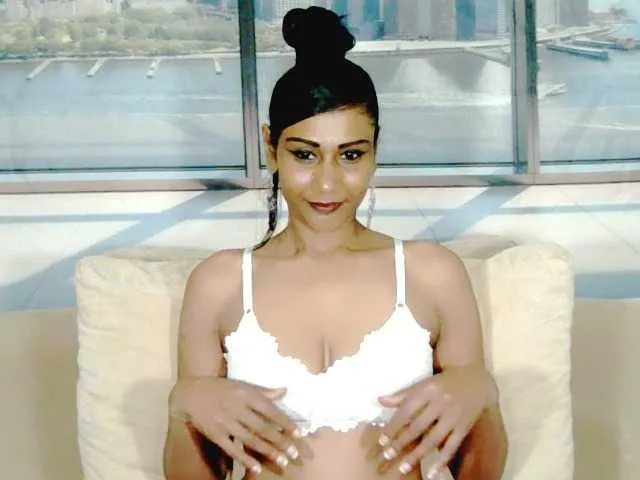 ErroticStarr from BongaCams