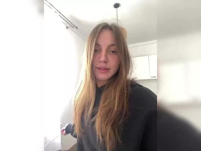Evelonelfi from BongaCams