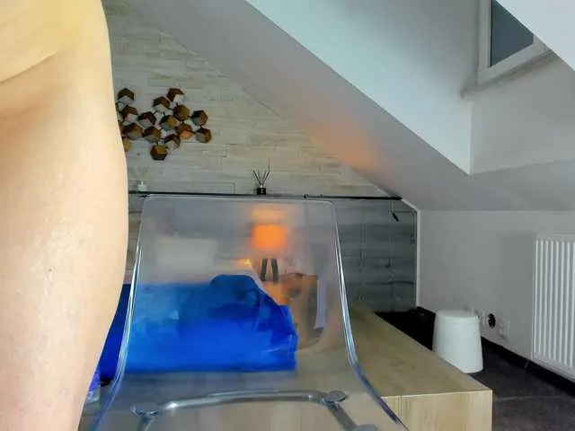 Foxxy-milf from BongaCams