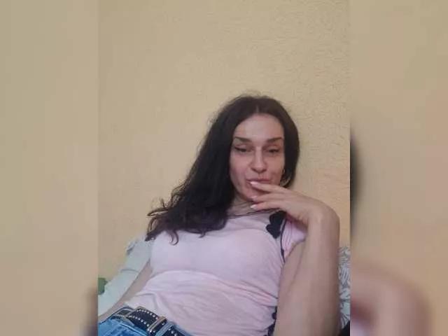 Helenakisss from BongaCams