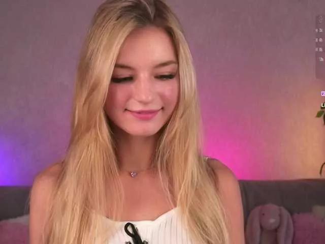 Ilittleheara from BongaCams