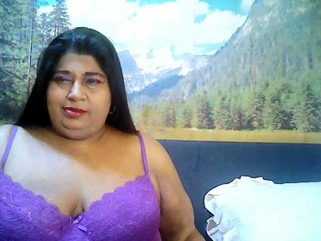 Indianhoney from BongaCams