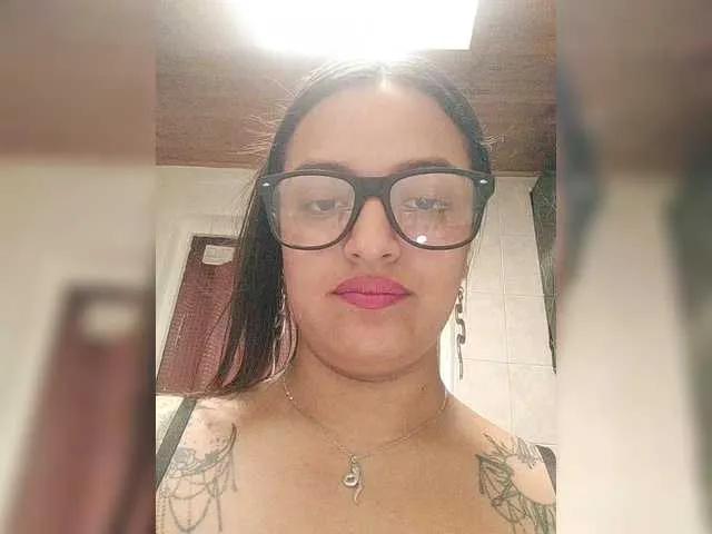 Isiss-goddess from BongaCams