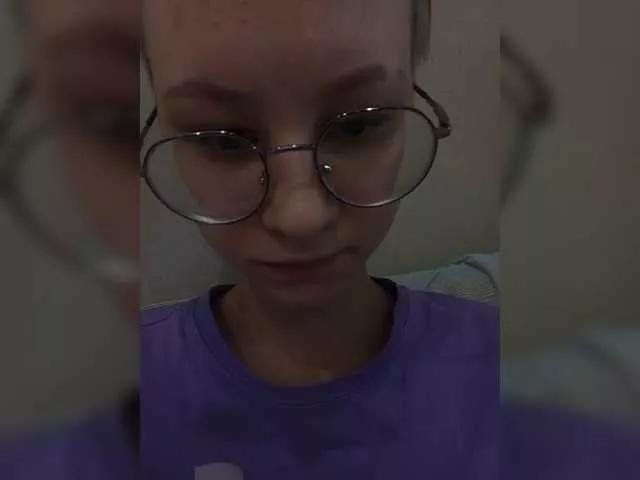 Jillari from BongaCams