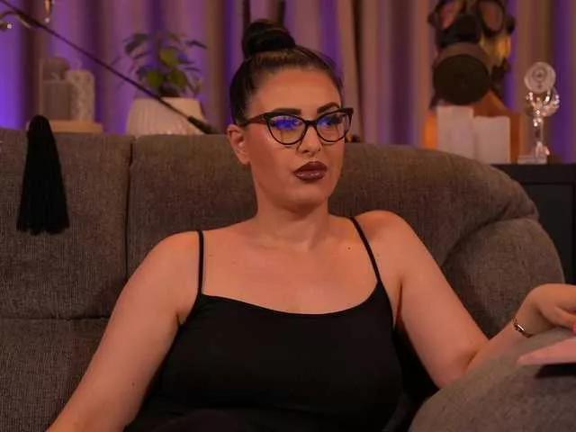 KellyKent from BongaCams