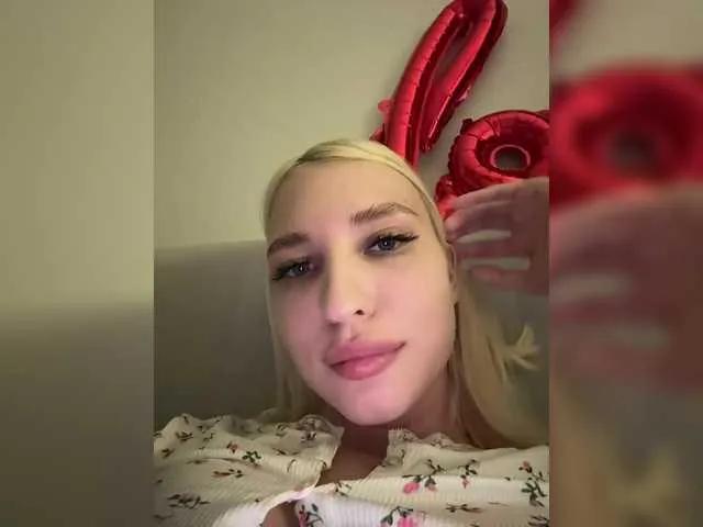 KettyPretty25 from BongaCams