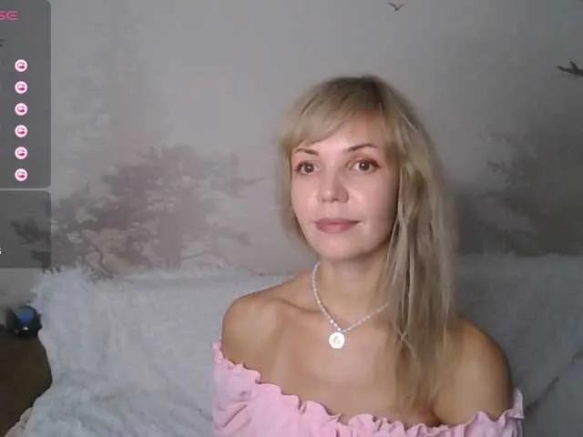 Kissz from BongaCams