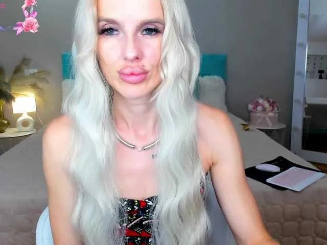 Lana-sweetie from BongaCams