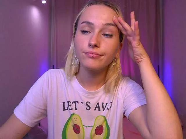 LilElfie from BongaCams