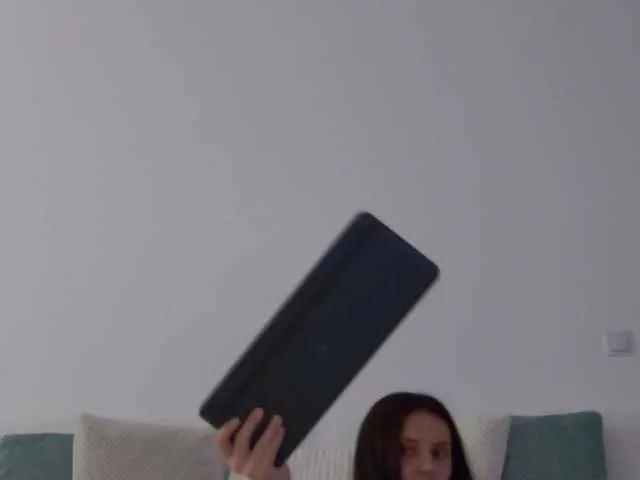 LilyRoselyn from BongaCams