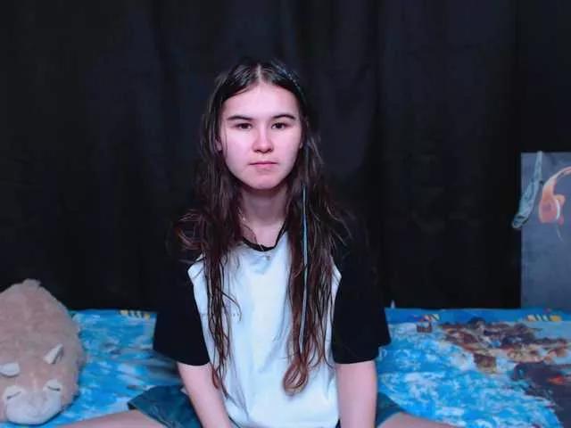 Littleowlx from BongaCams