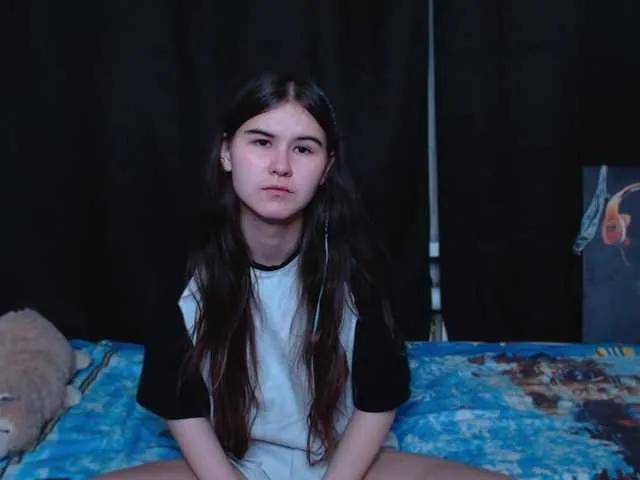 Littleowlx from BongaCams