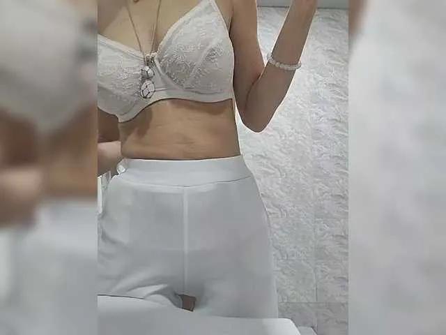 Lola3000 from BongaCams