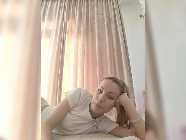 Lola3000 from BongaCams