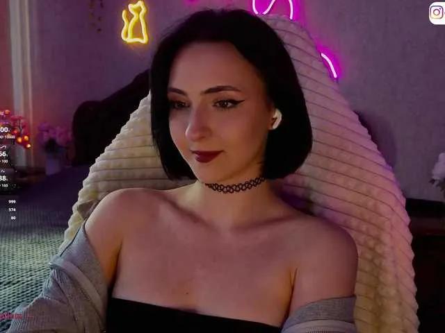 LollyGirlMoon from BongaCams