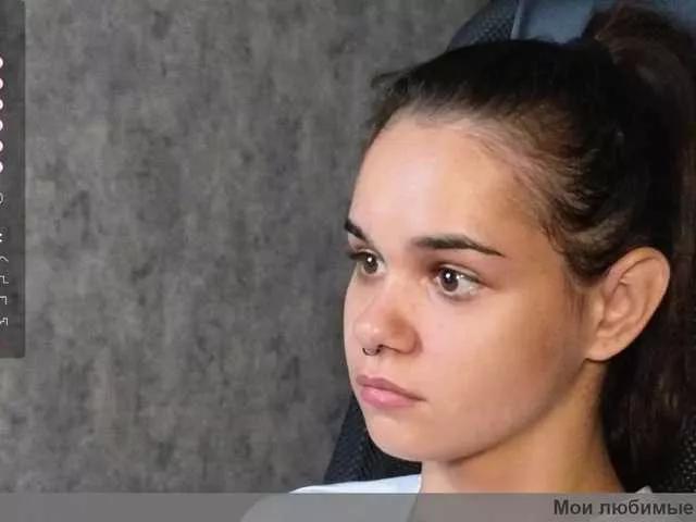 LollyMille from BongaCams