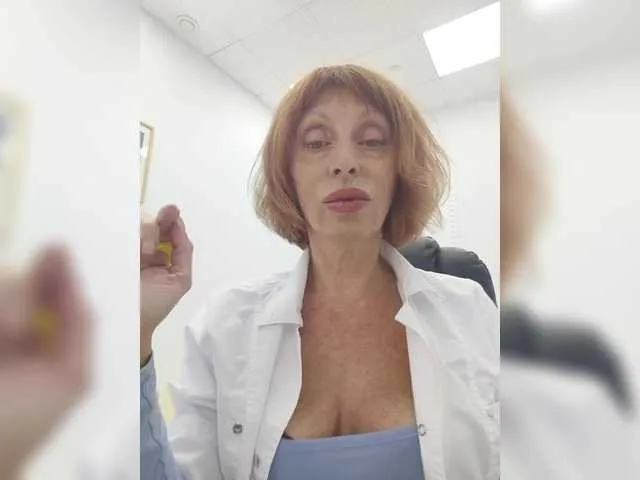 Lulu15a from BongaCams