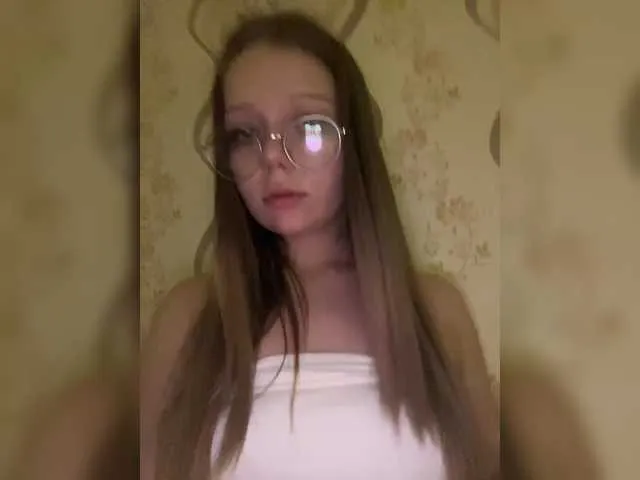 MelMooon from BongaCams