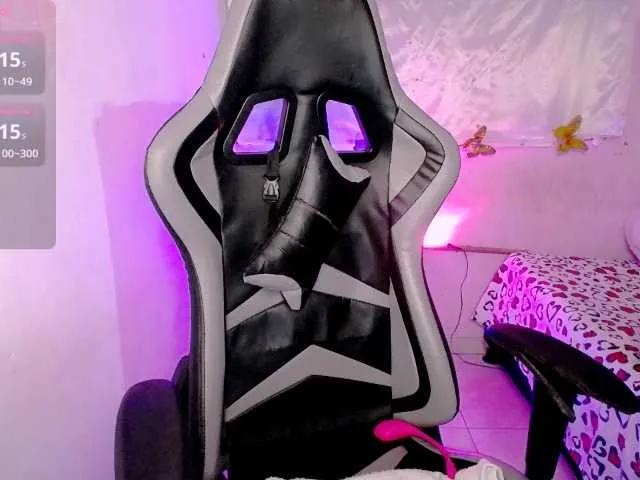 Ninatinydoll from BongaCams