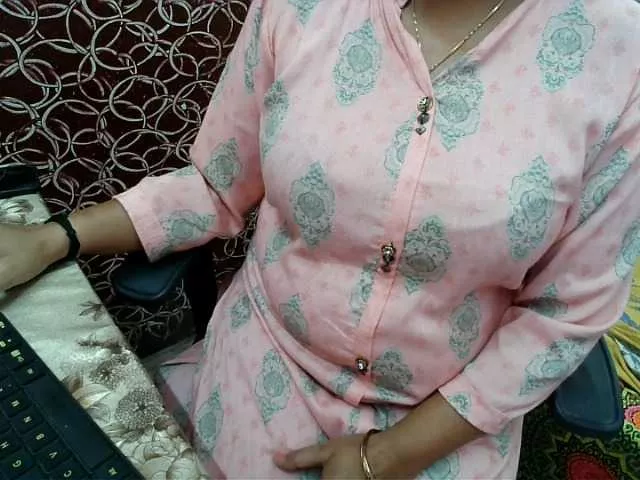 Payalx from BongaCams