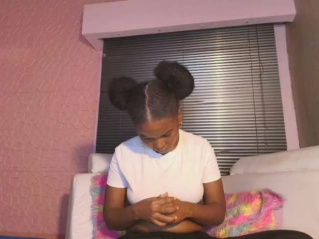 SashaLuxx from BongaCams