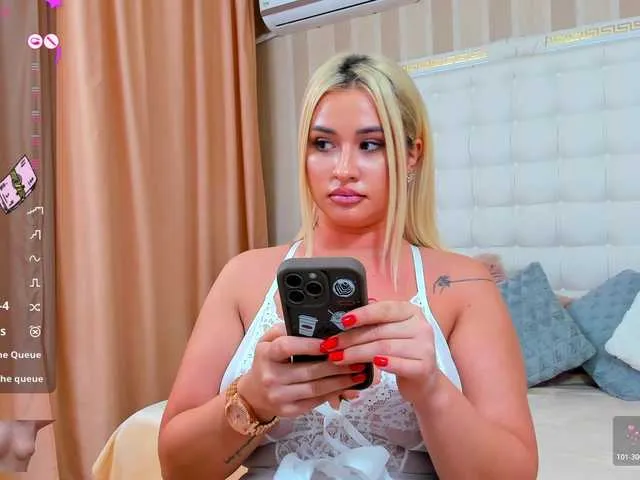 Sassyqueen from BongaCams