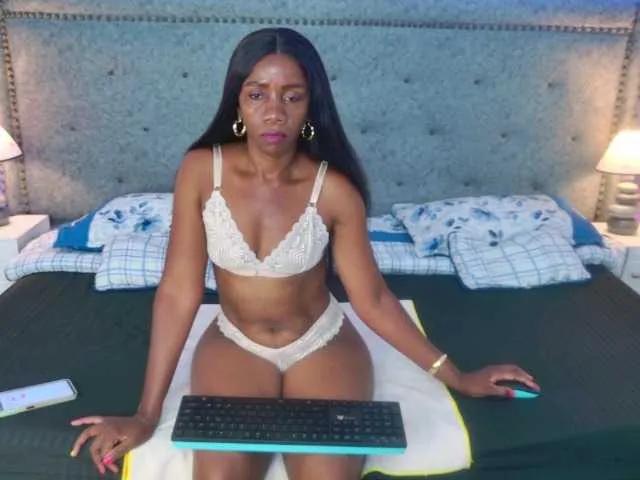 TinnaTaylor from BongaCams