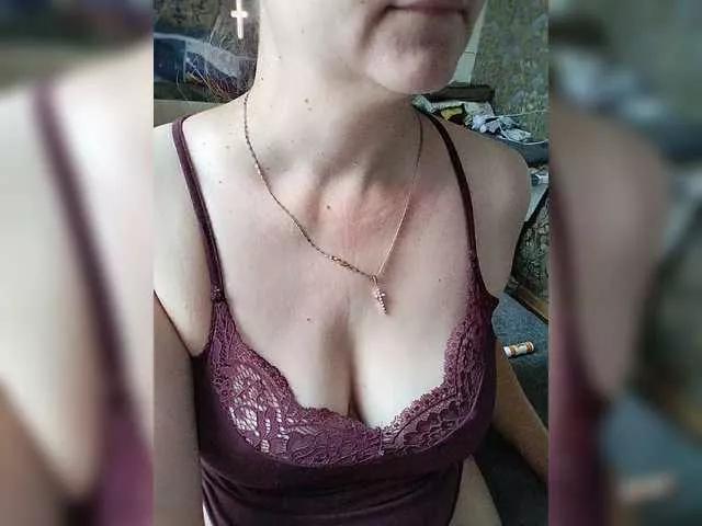 Vikki-vik from BongaCams