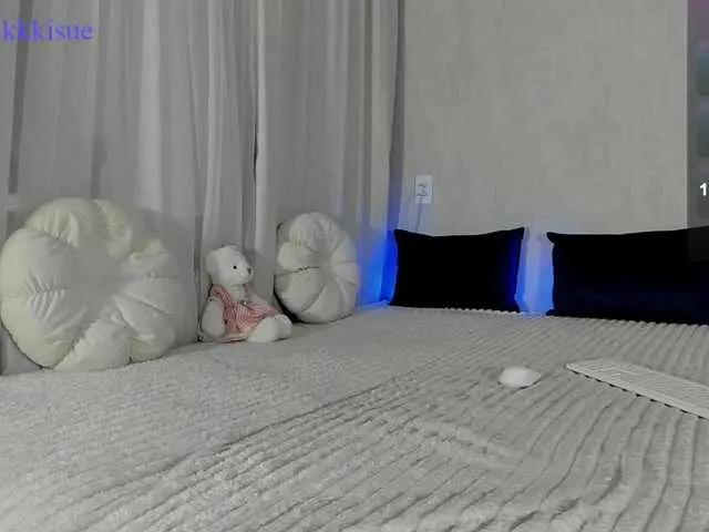 Vikkkisue from BongaCams