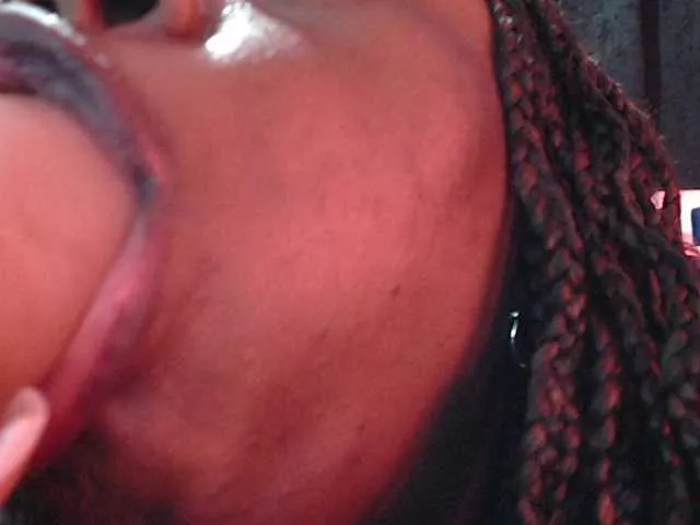 ViviannLane from BongaCams