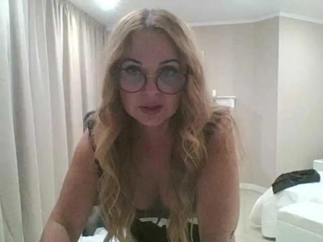 XxxSexyMilfxxX from BongaCams