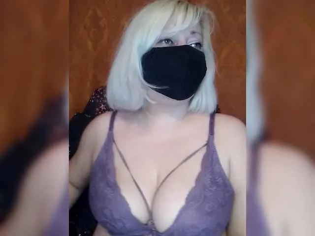 Yana38a from BongaCams